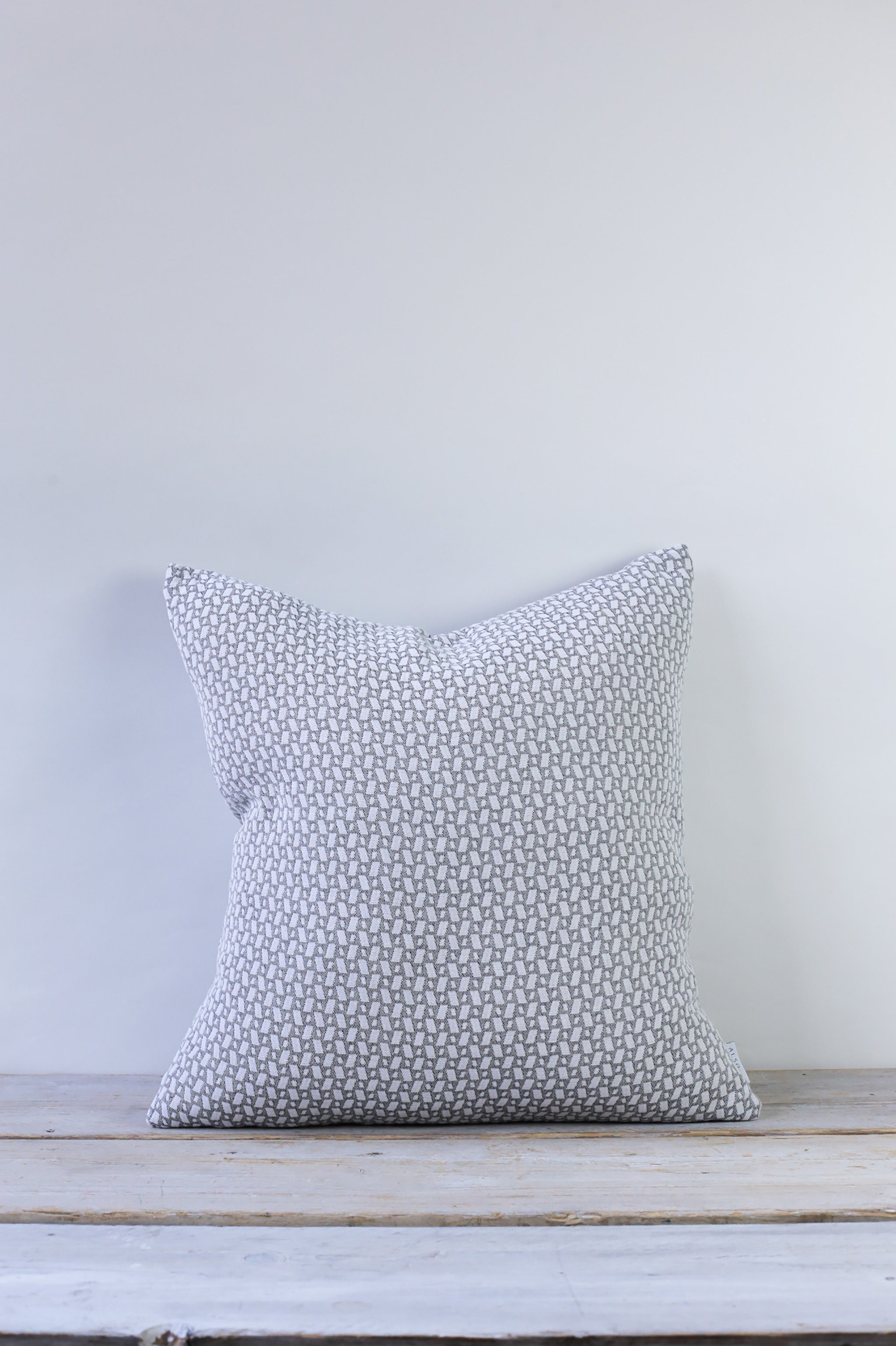 Fyn Geometric Cushion