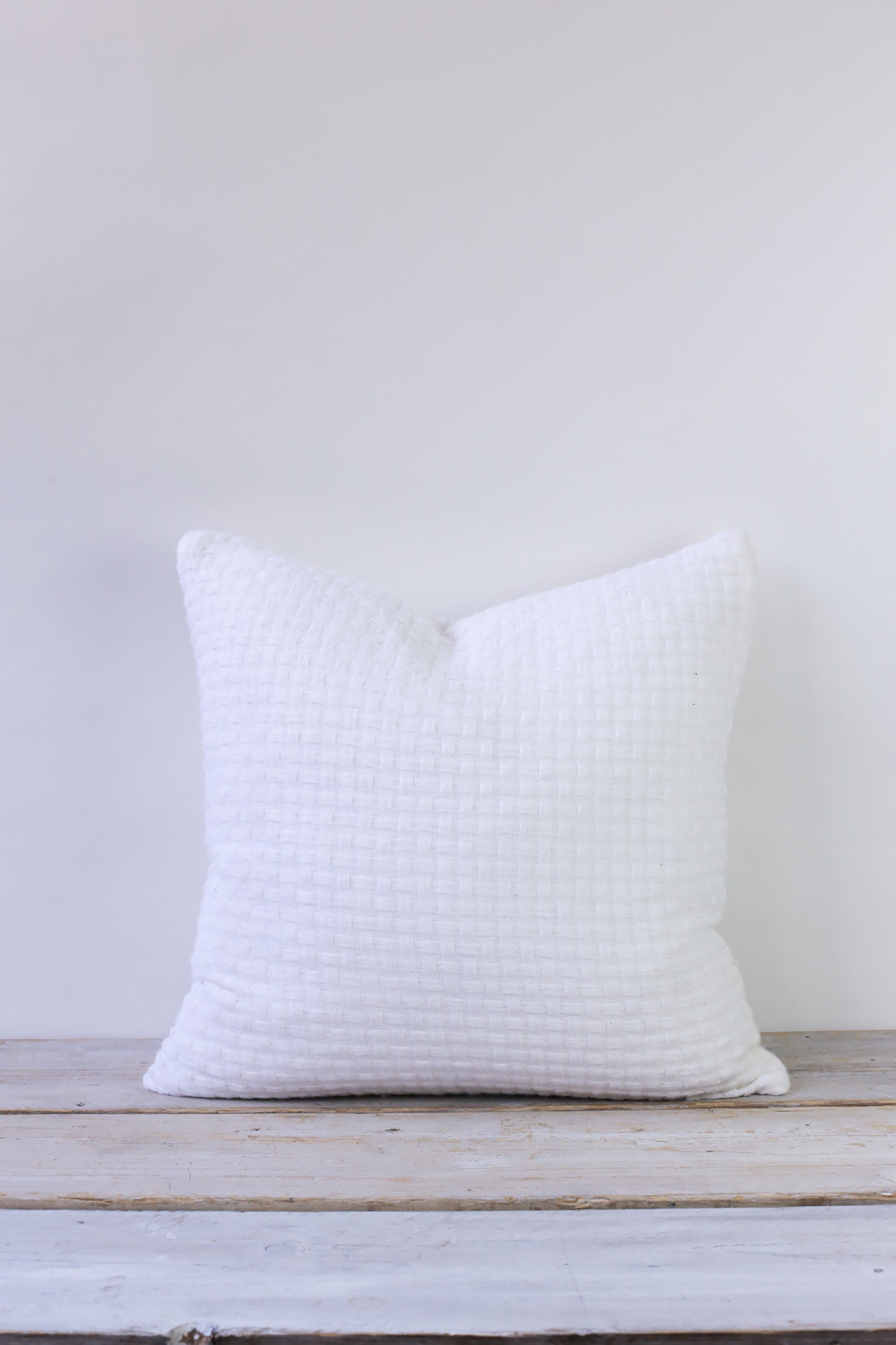 Hallen Cushion