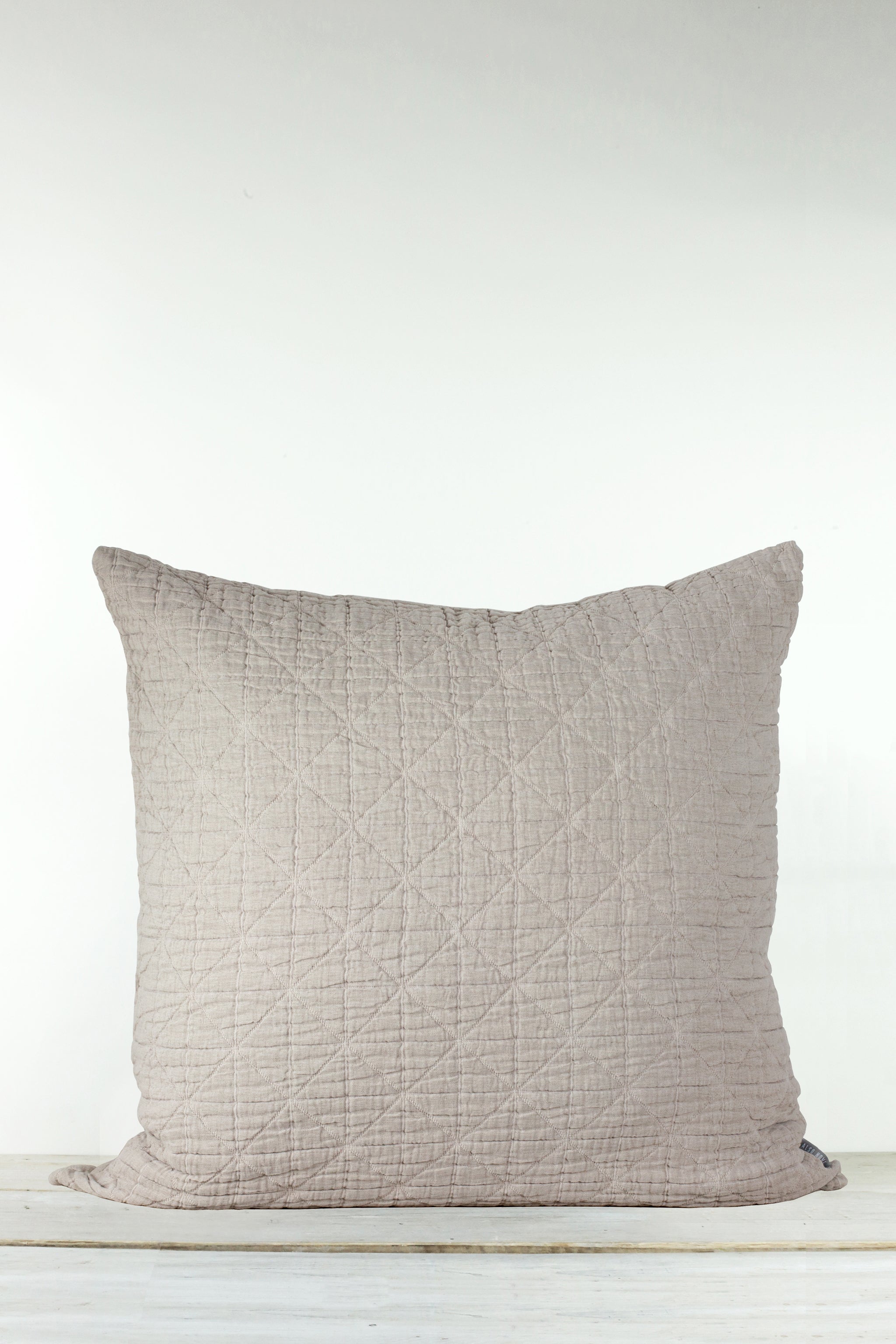 Lilla Pillow